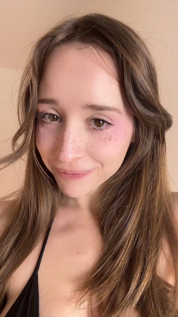 Freckled brunette in a black top (@Ivanka_Kitten)