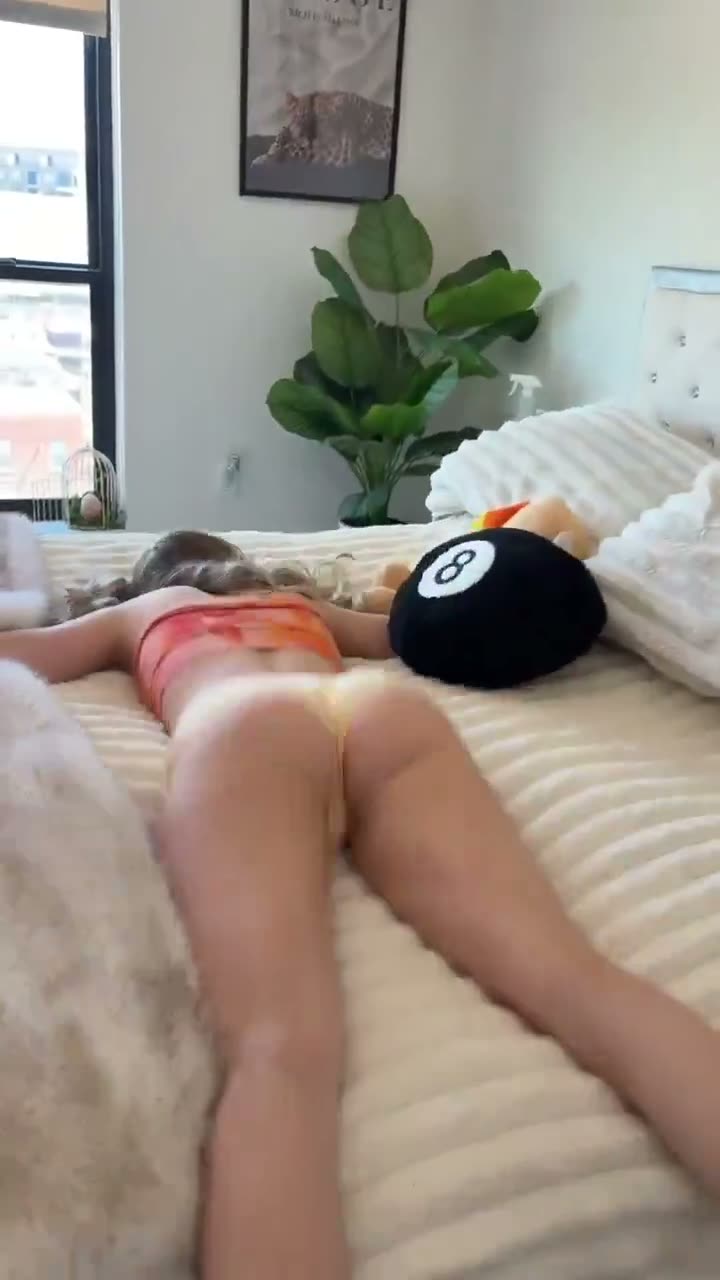 Blonde in a black top on a bed (@Lisakgq1q)