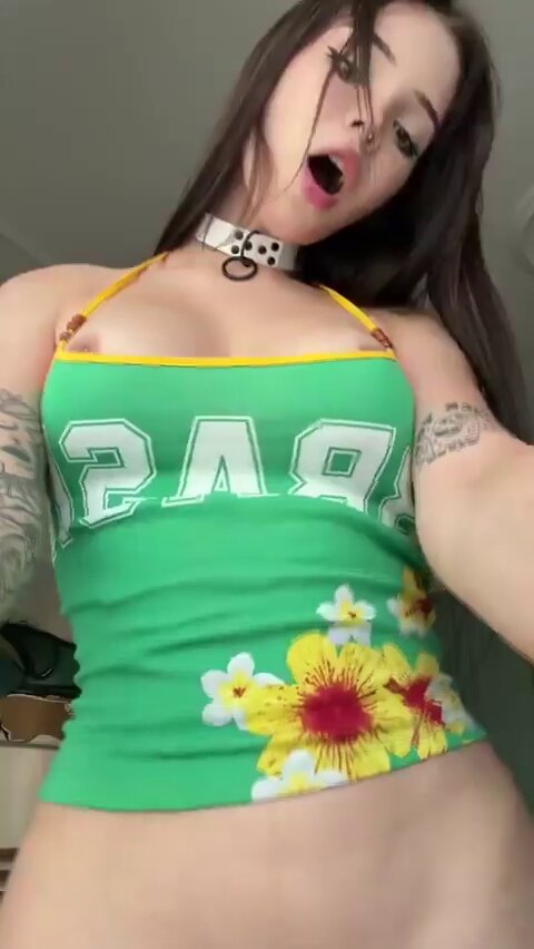 Brunette in a green floral top (@patrao1234)